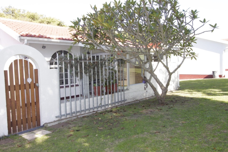To Let 2 Bedroom Property for Rent in Aston Bay Eastern Cape